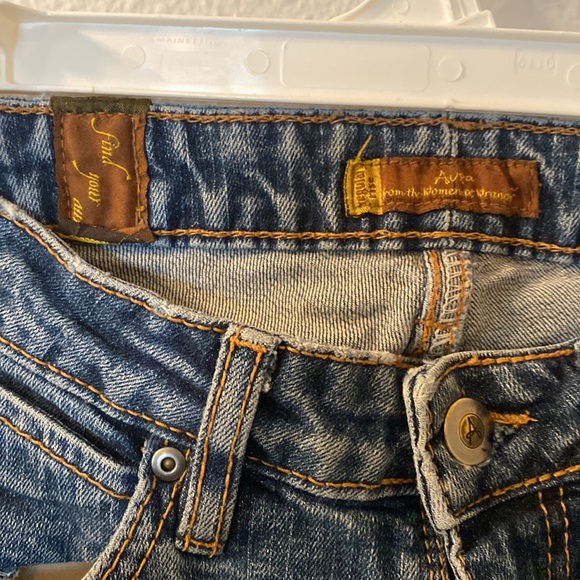 Wrangler Aura regular rise jeans size 8R tall - Picture 2 of 5